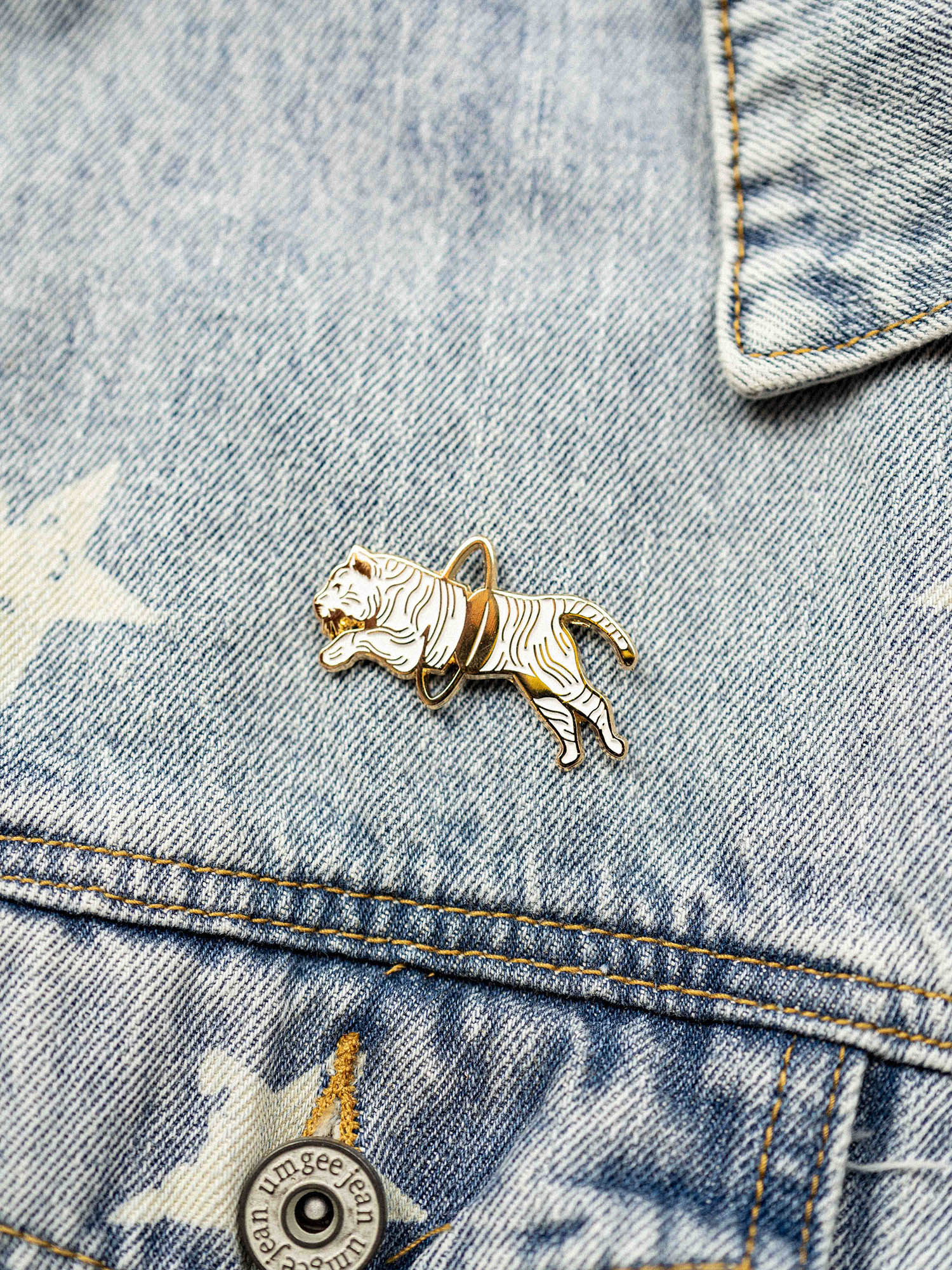 Tiger Gold and White Enamel Pin